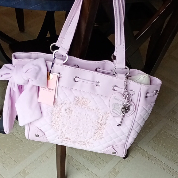 Juicy Couture Light Lavender Quilted Daydreamer with Bow & Heart Key Charm - Picture 2 of 4